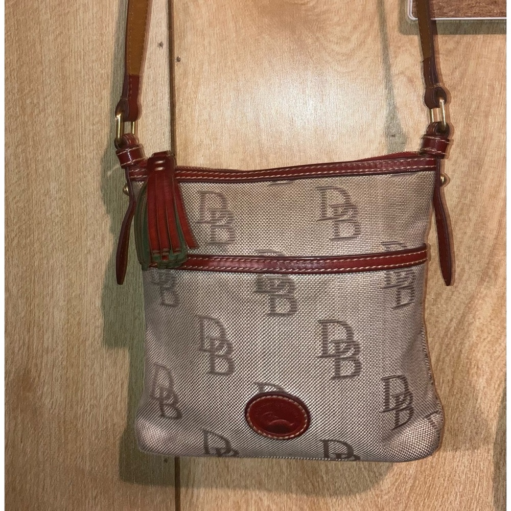 Small Dooney & Bourke crossbody